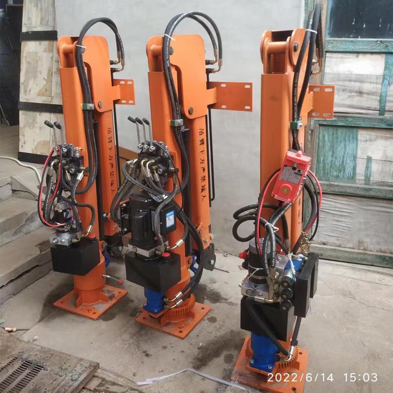 五寨县重汽蓝牌随车吊 3.2吨 国六动力强 液压驱动 农用自卸起重机